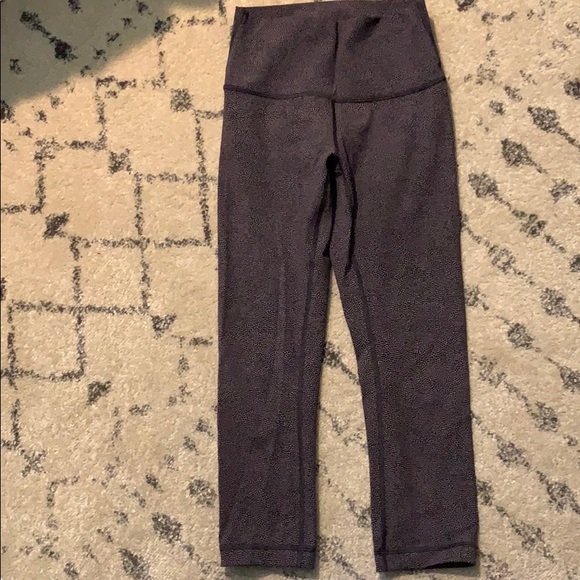 Lululemon wunder under high waisted Capri legging - Picture 4 of 4
